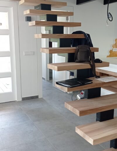 Vista escalera interior